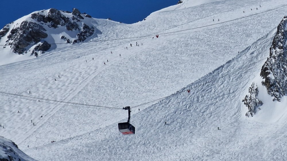 Skiën op piste met heuvels